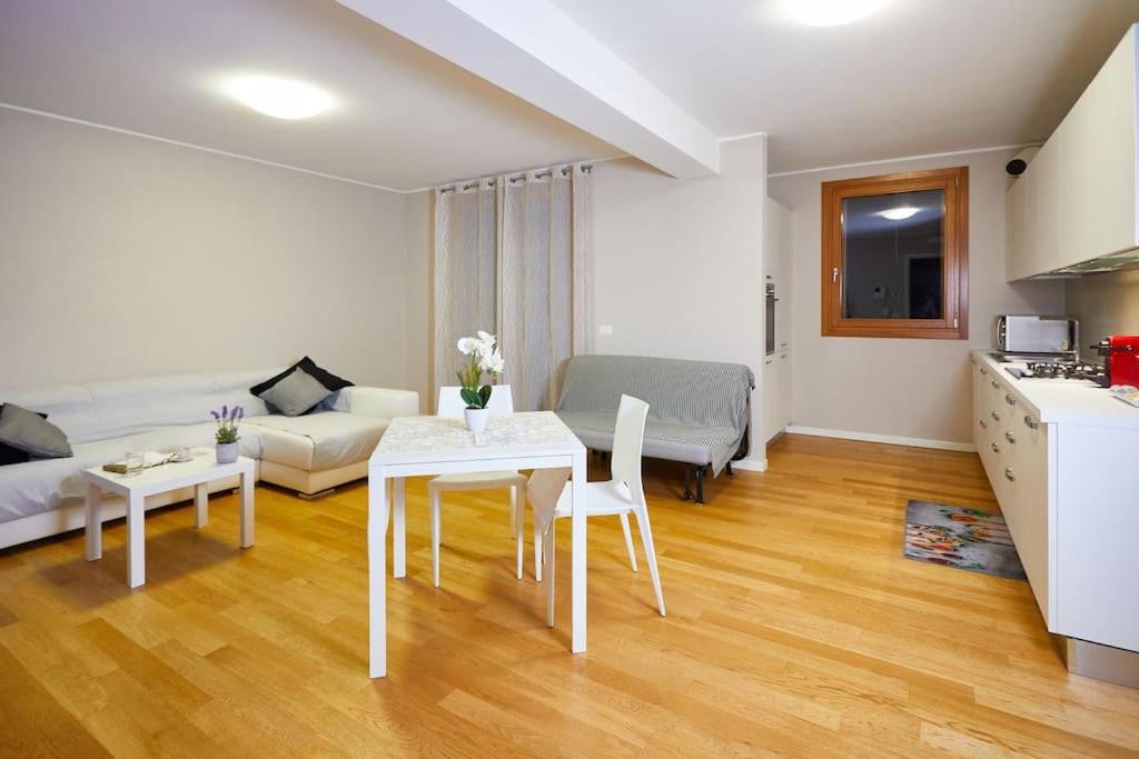 Center Aviano Comfort Suite FREE PARKING WIFI photo 4