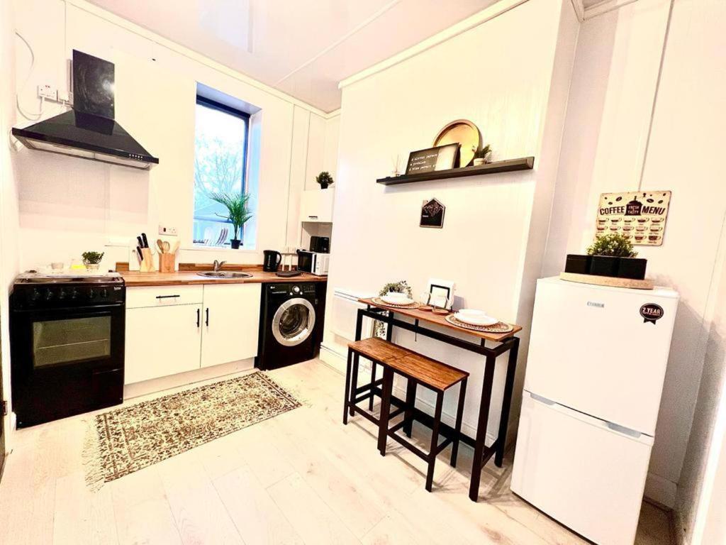 Skyline king Beautiful 1-Bed Apartment in Swansea