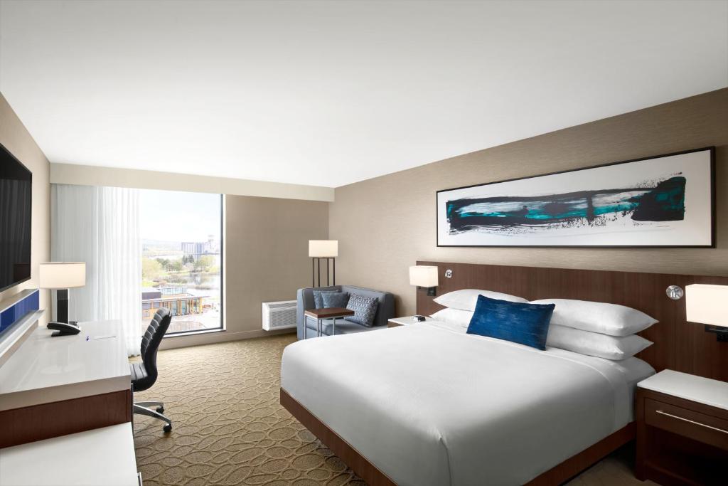 Delta Hotels by Marriott Thunder Bay photo 1