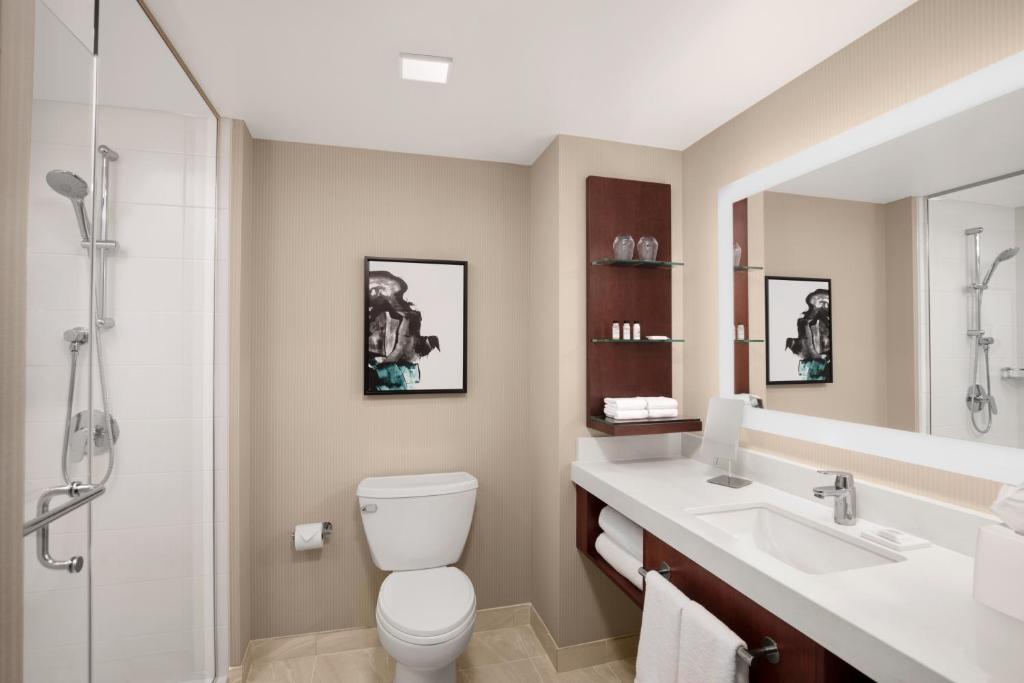 Delta Hotels by Marriott Thunder Bay photo 3