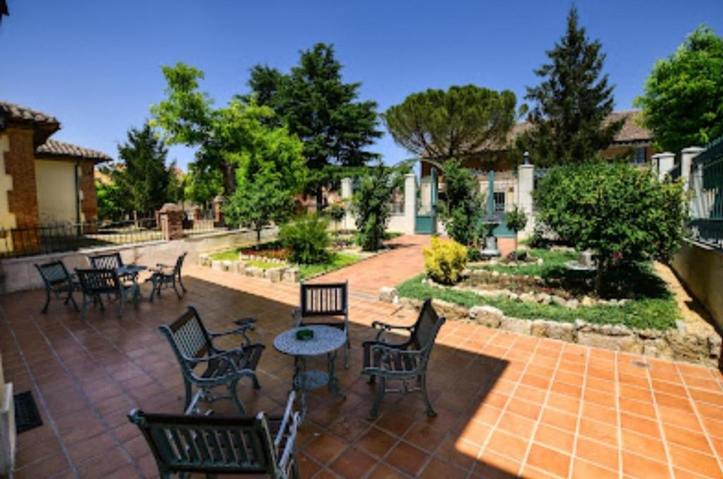 Hostal Infanta Doña Leonor photo 2