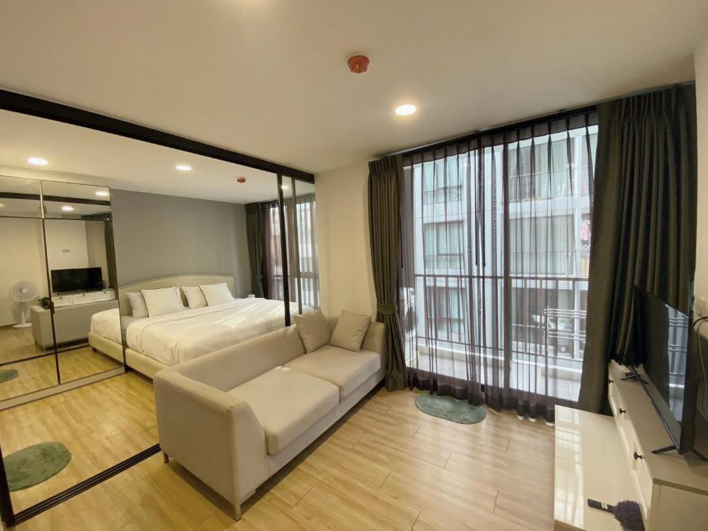 Asiatique Market, CharoenKrung93 condo photo 4