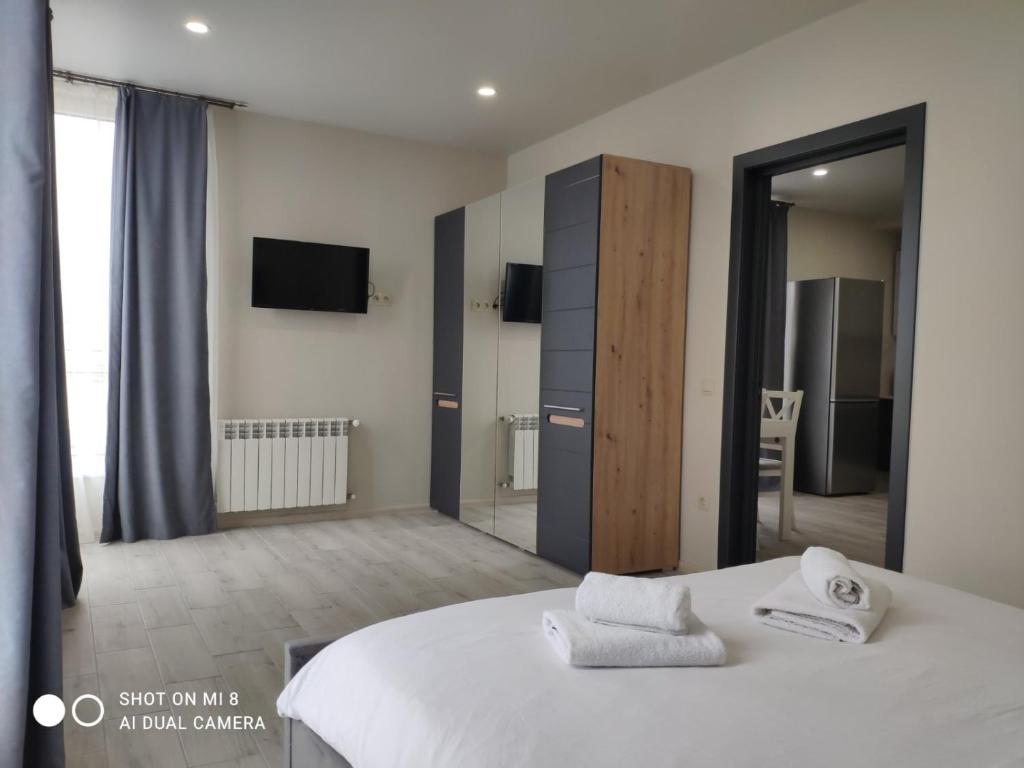 Apartments Domovik Миру 11с /11 photo 1