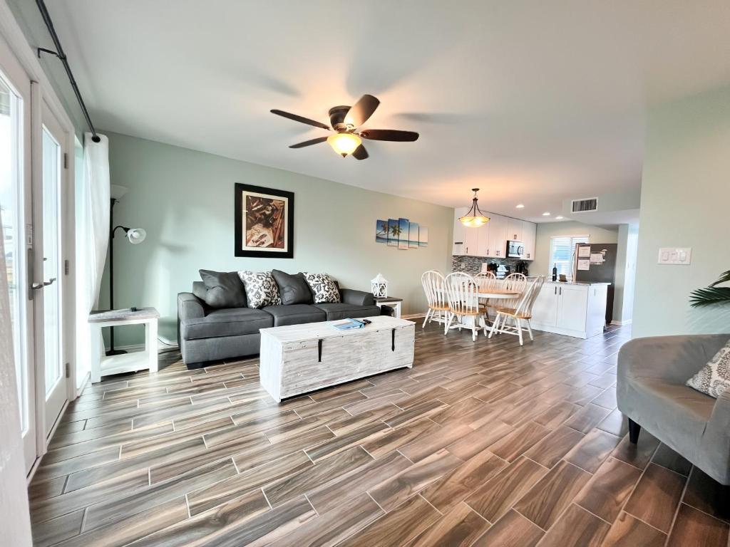 Rockport Waterfront Condo with a View photo 2