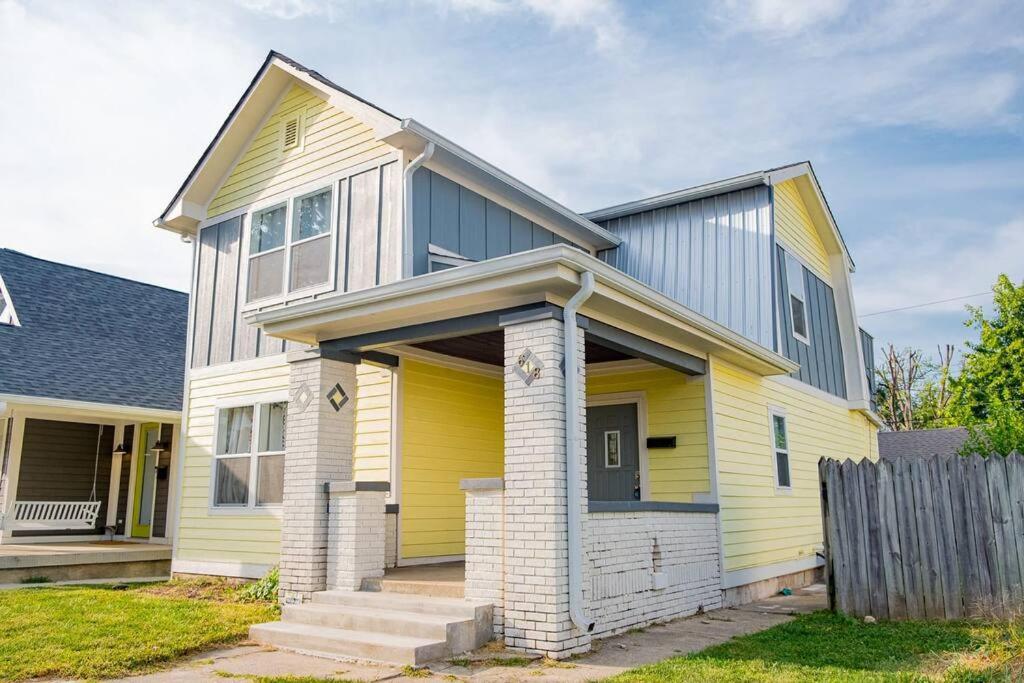 New 4 Bedroom House for Downtown Travelers!!! image