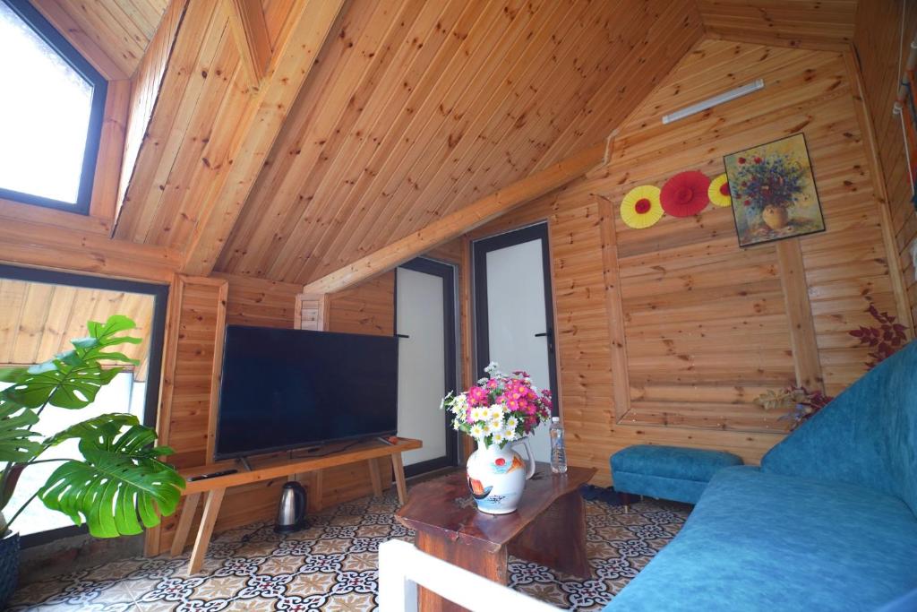 Mimosa Villa - Venue Travel