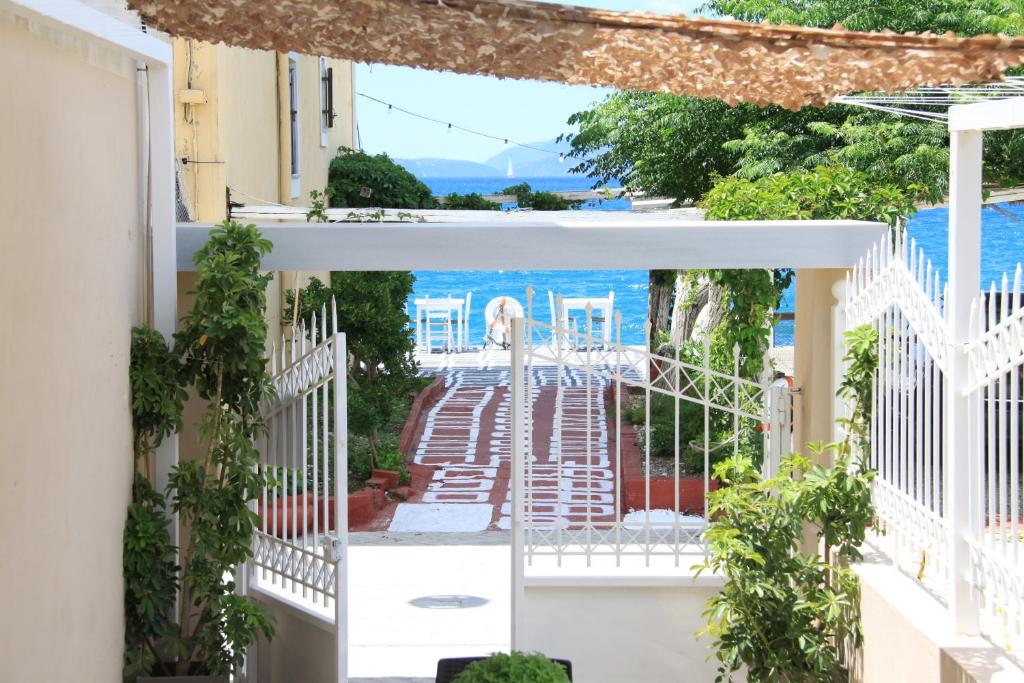 Asteri Apartments Mytikas 2-Bedroom Seaview Courtyard photo 3