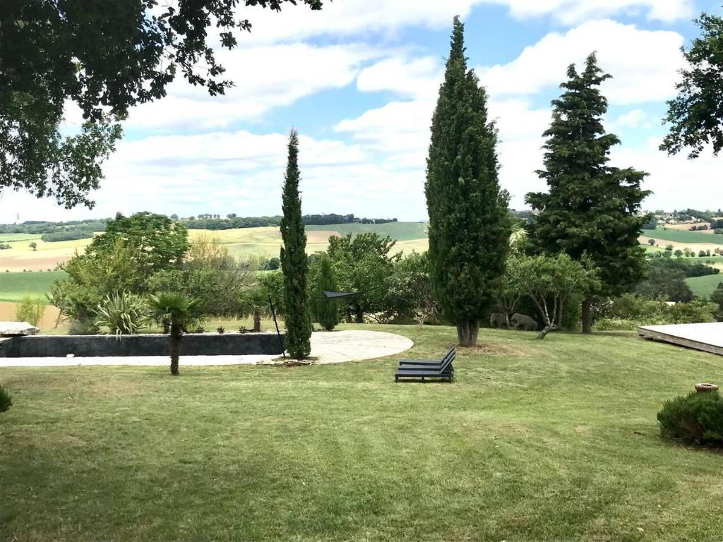 Stunning 21-Bed Cottage in La Sauvetat 2 houses photo 4