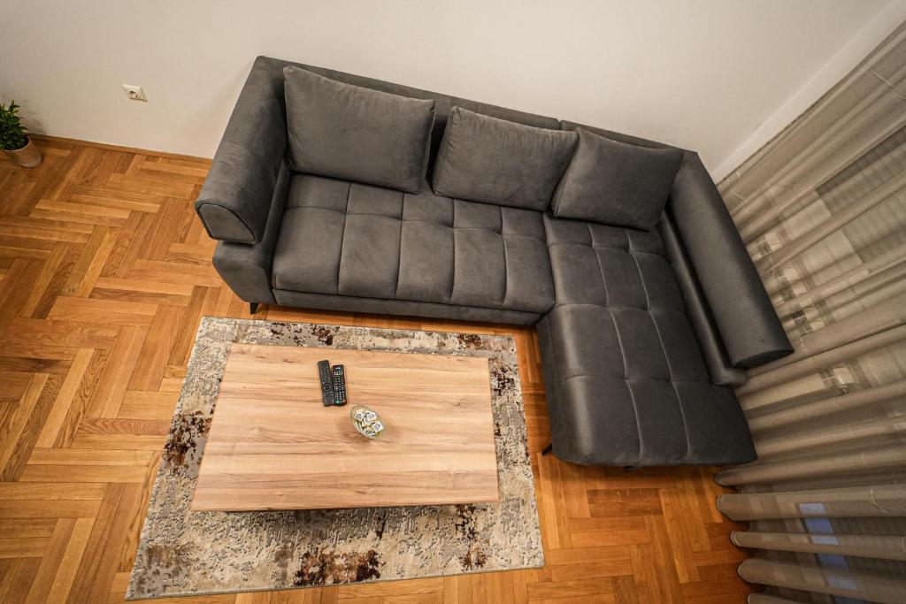 URBAN GREY APARTMAN photo 4