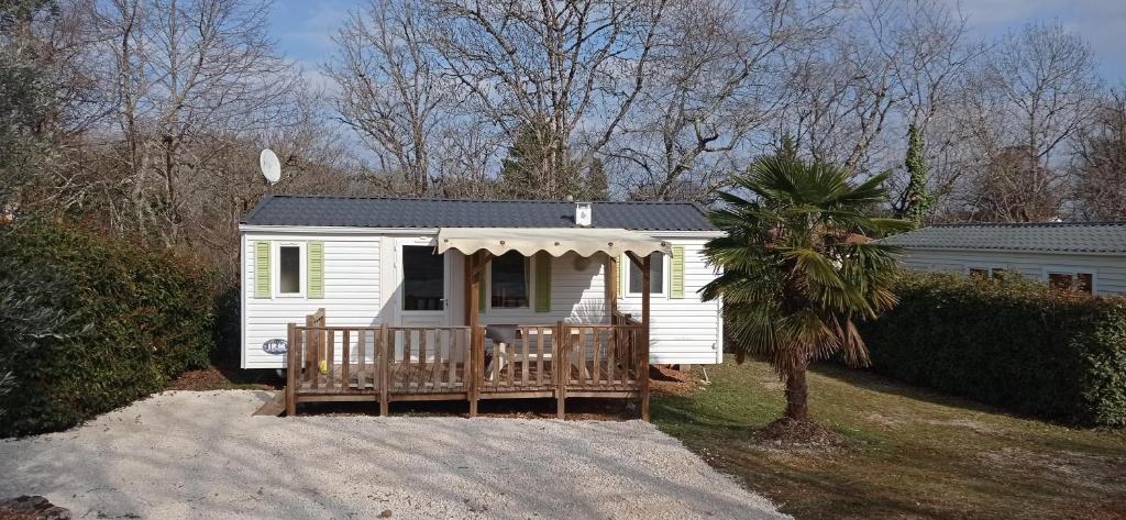 CAMPING LE BEL AIR Mobil home L'OLIVIER 4 personnes photo 3