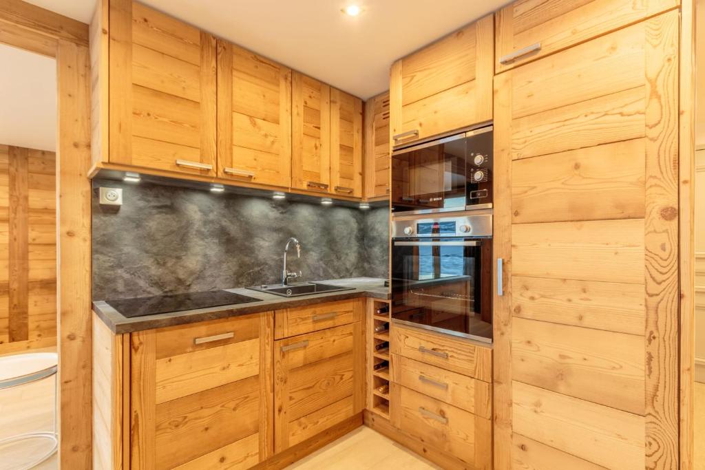 Beautiful wooden chalet in La Plagne photo 4