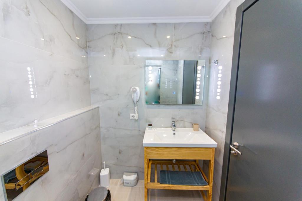Delight Hotel photo 1
