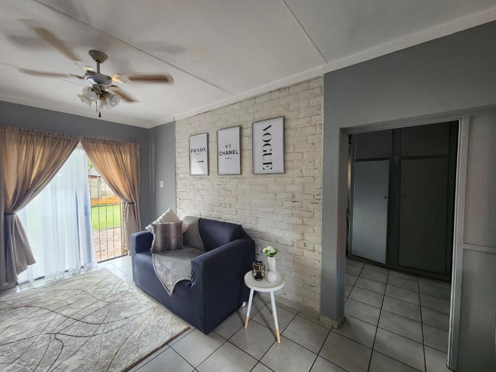 Apartment at Kitchener photo 2