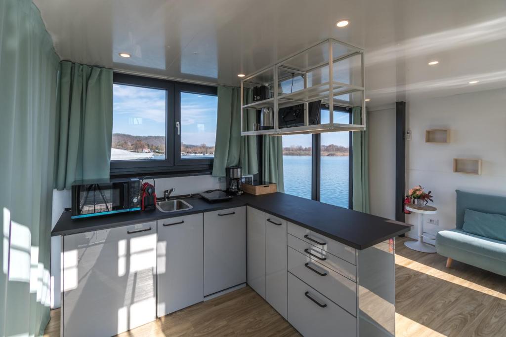 La Dolce Vita House Boat photo 4