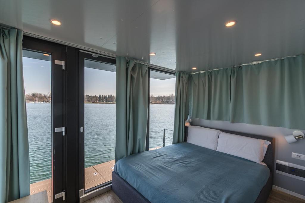 La Dolce Vita House Boat photo 1