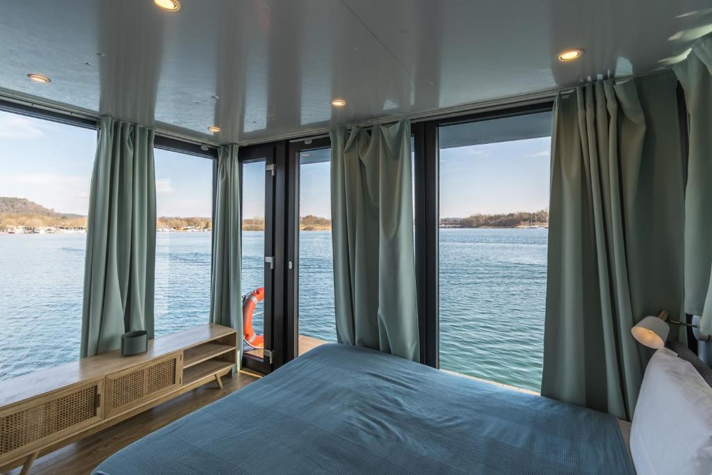 La Dolce Vita House Boat photo 2