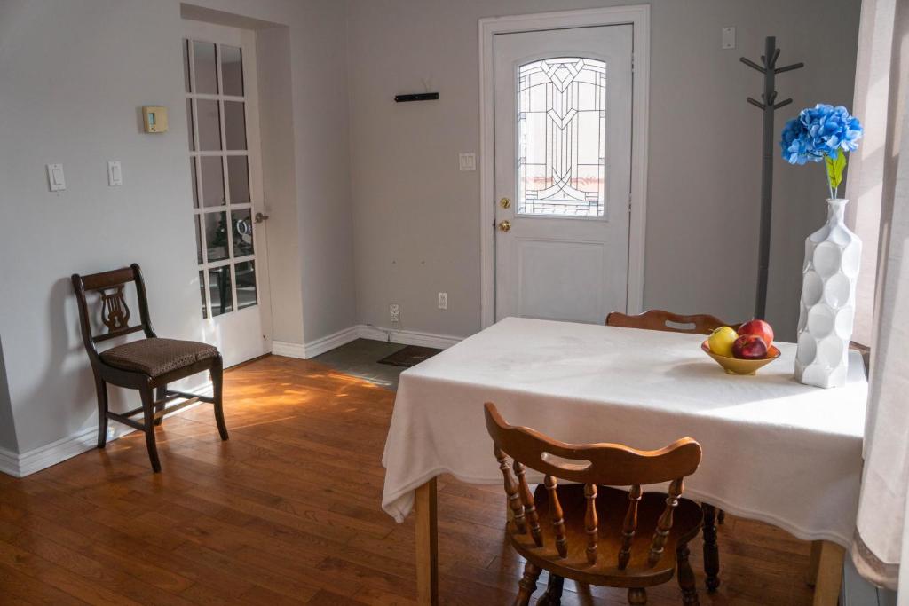 SUNNYSIDE ROOM photo 2