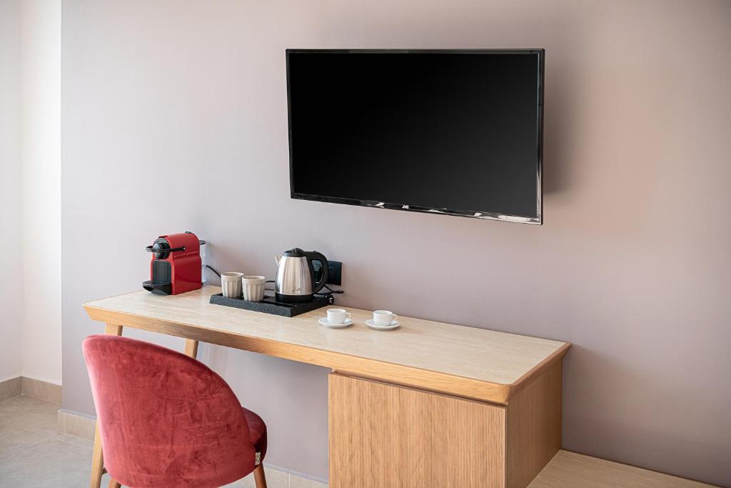 M City Hotel photo 3