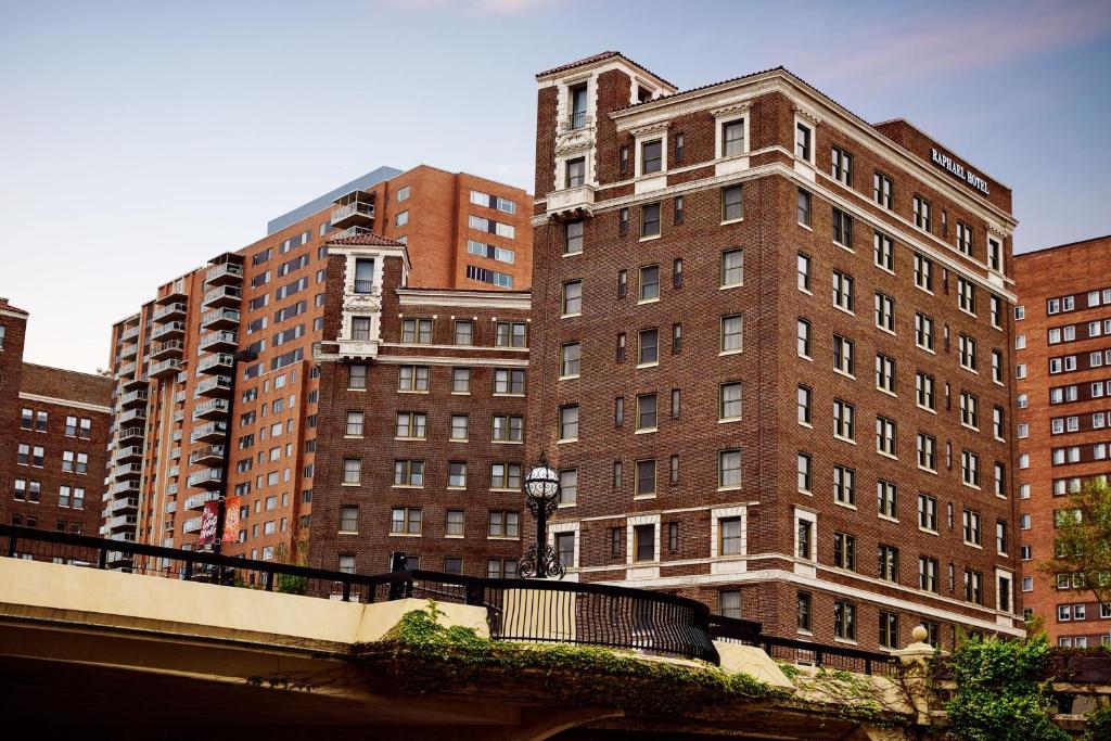 The Raphael Hotel, Autograph Collection photo 2