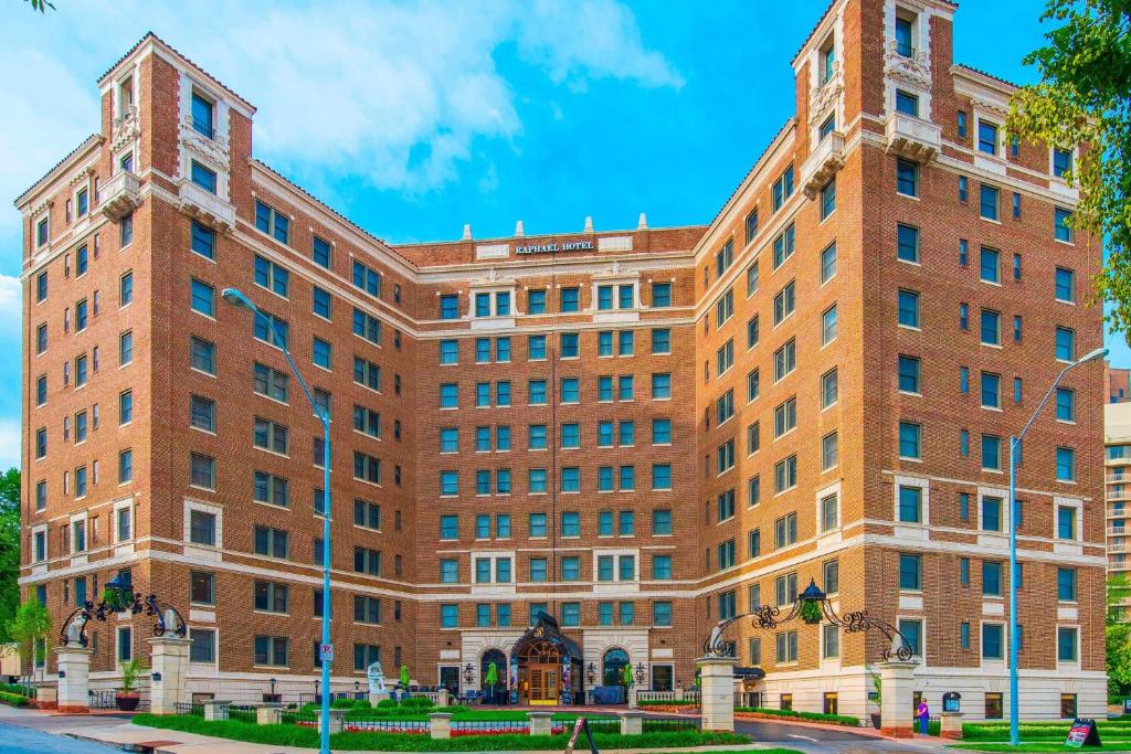 The Raphael Hotel, Autograph Collection photo 3