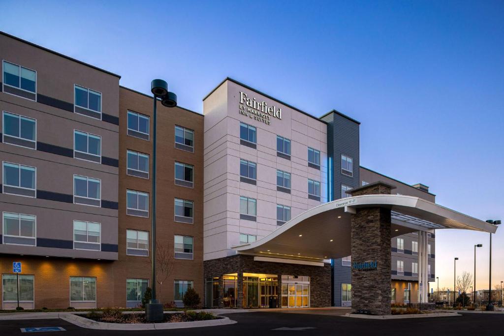 Fairfield Inn & Suites by Marriott Denver Airport at Gateway Park image