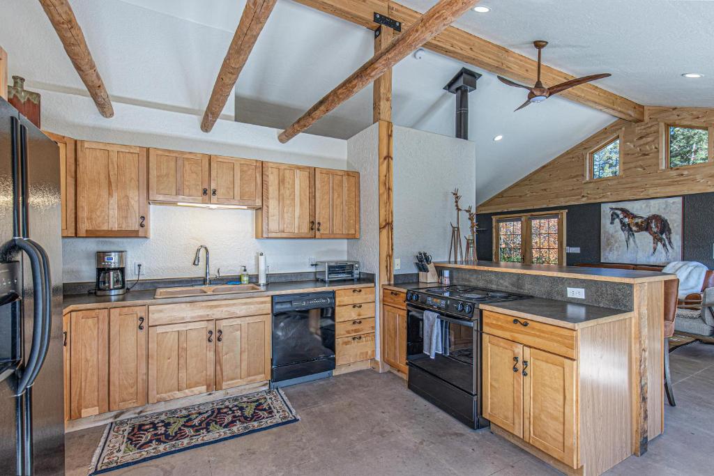 3076 W Highway 160 - Guest House photo 4