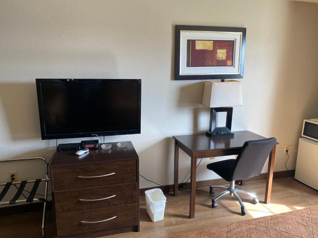 Days Inn by Wyndham Perryville photo 3