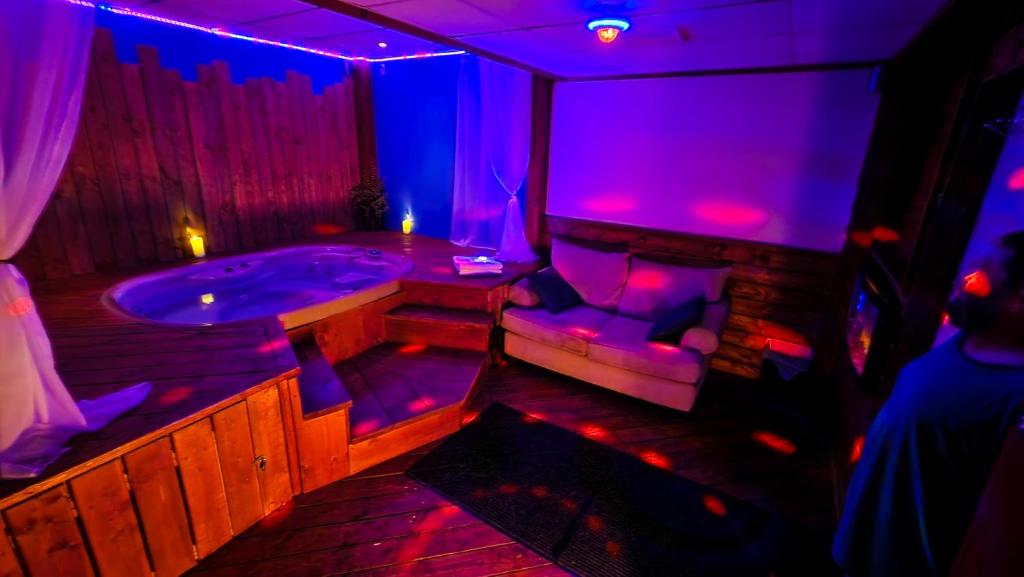 Petit studio très intime, avec spa intérieur au coeur de Shawinigan photo 3