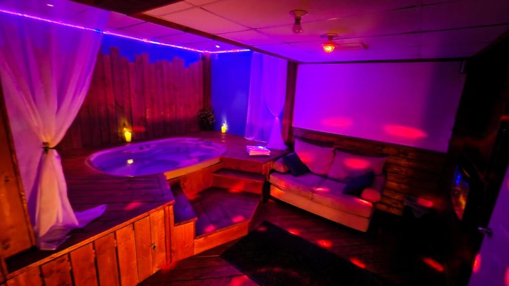Petit studio très intime, avec spa intérieur au coeur de Shawinigan photo 1