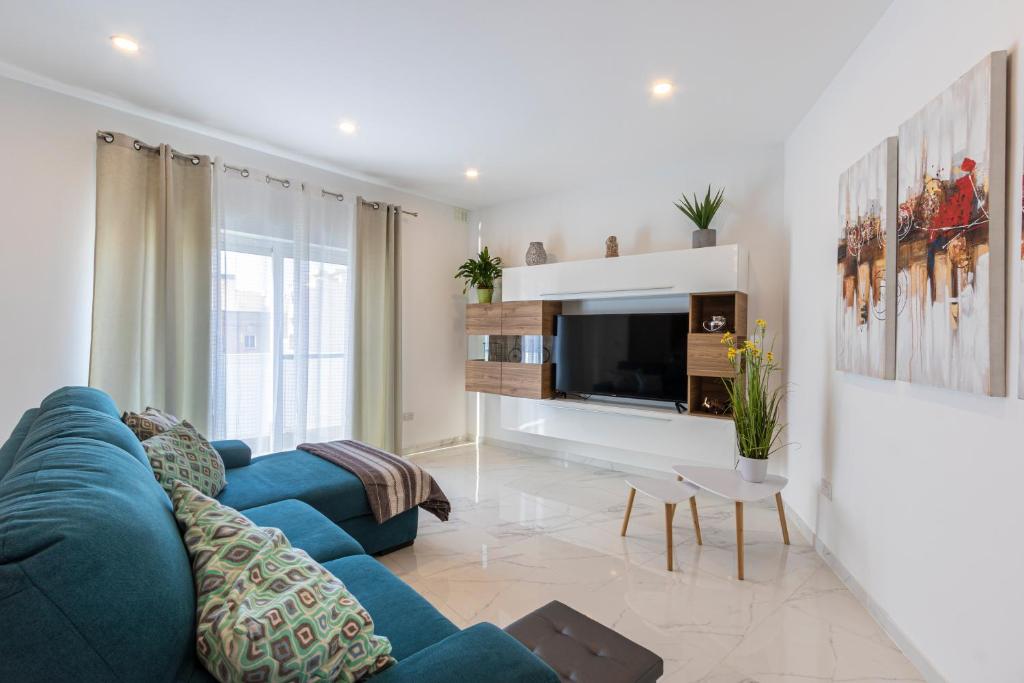 H2 -Modern and Spacious 3 Bedroom Apartment