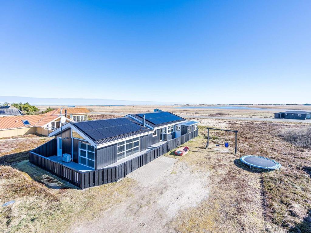 6 person holiday home on a holiday park in Hvide Sande photo 4