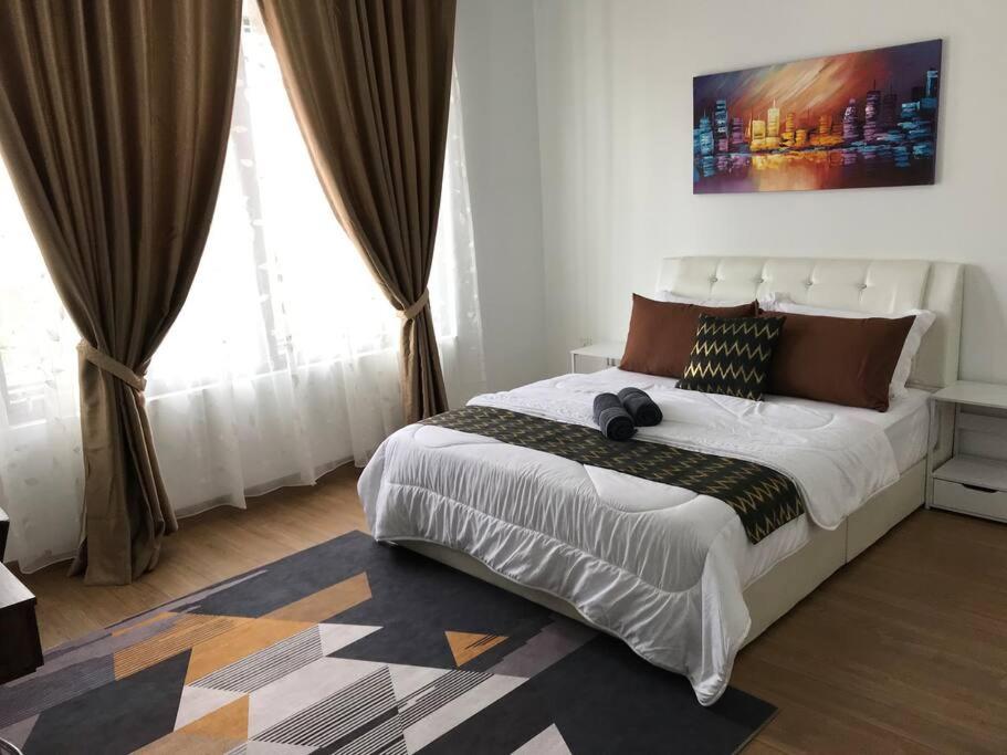 Elmina near Denai Alam, Saujana Utama with Wi-Fi & Netflix photo 1