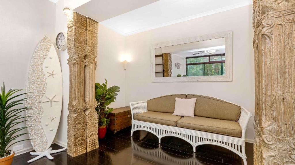 Tranquil Byron Bay Apartment with Pool & Tennis court. Walk to beach photo 3