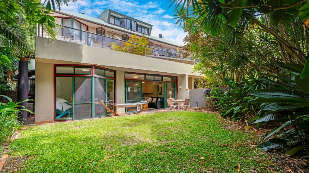 Tranquil Byron Bay Apartment with Pool & Tennis court. Walk to beach photo 2