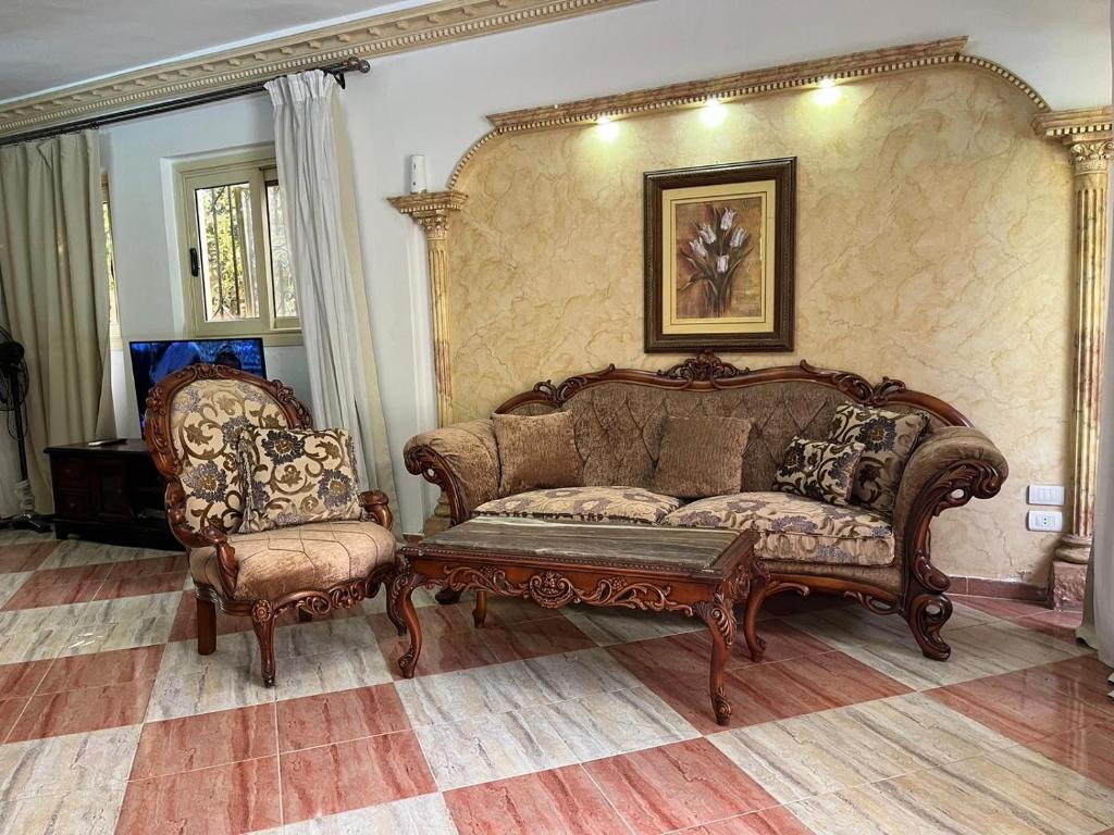 Elegant Villa with Private Pool photo 2