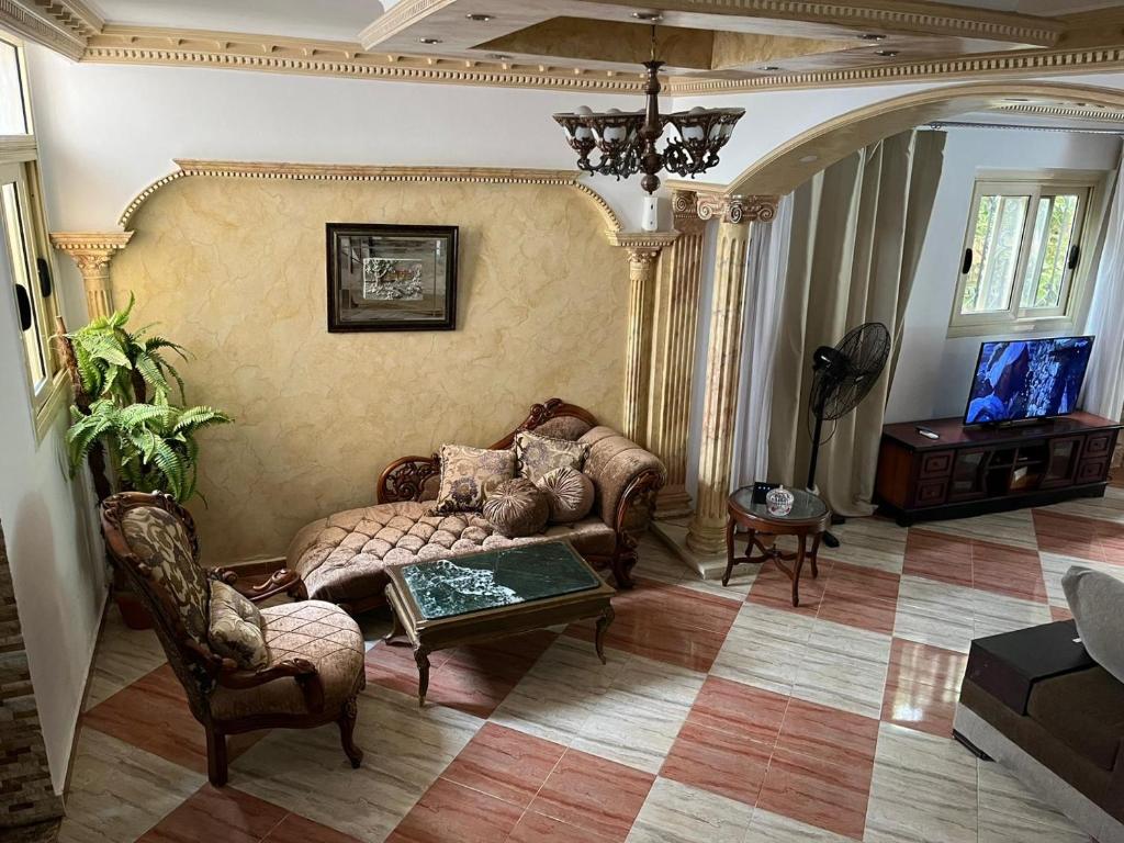 Elegant Villa with Private Pool photo 3