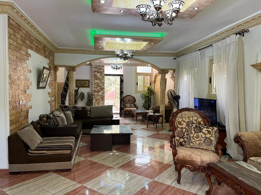 Elegant Villa with Private Pool photo 4