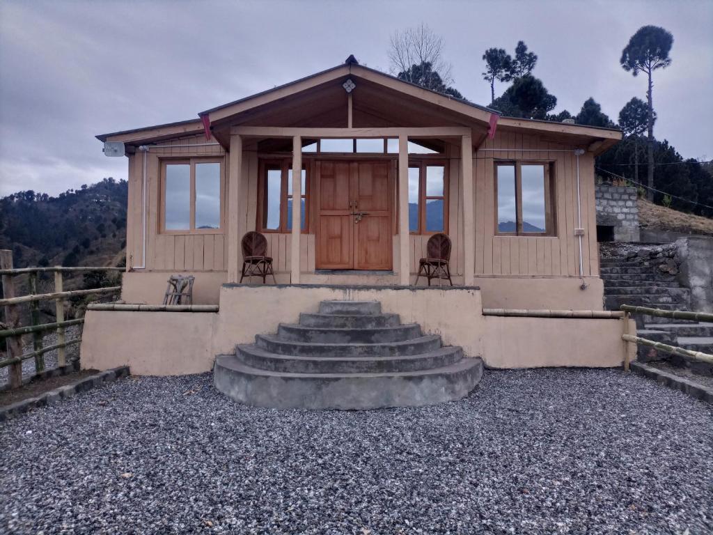 Kashmir Eagle Heights Cottage & Restaurant by LMC