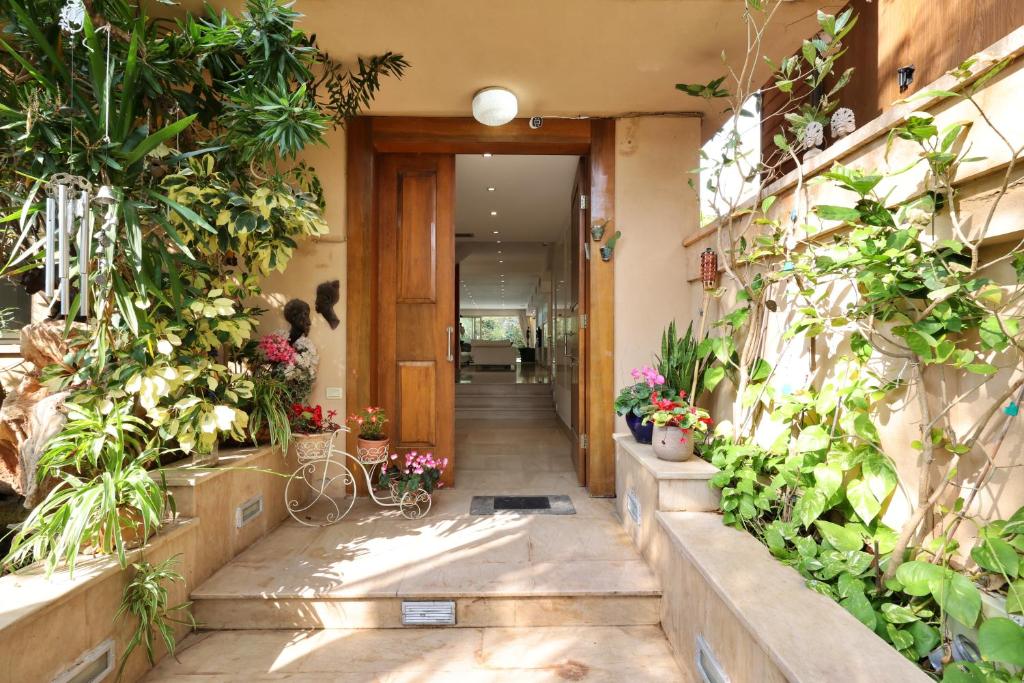 Luxury villa with a heated pool, Jakuzi and a sea view 70m from the beach photo 4