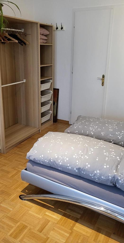 Von privat, Großes Zimmer sehr zentral in Bad Homburg Stadtmitte photo 4