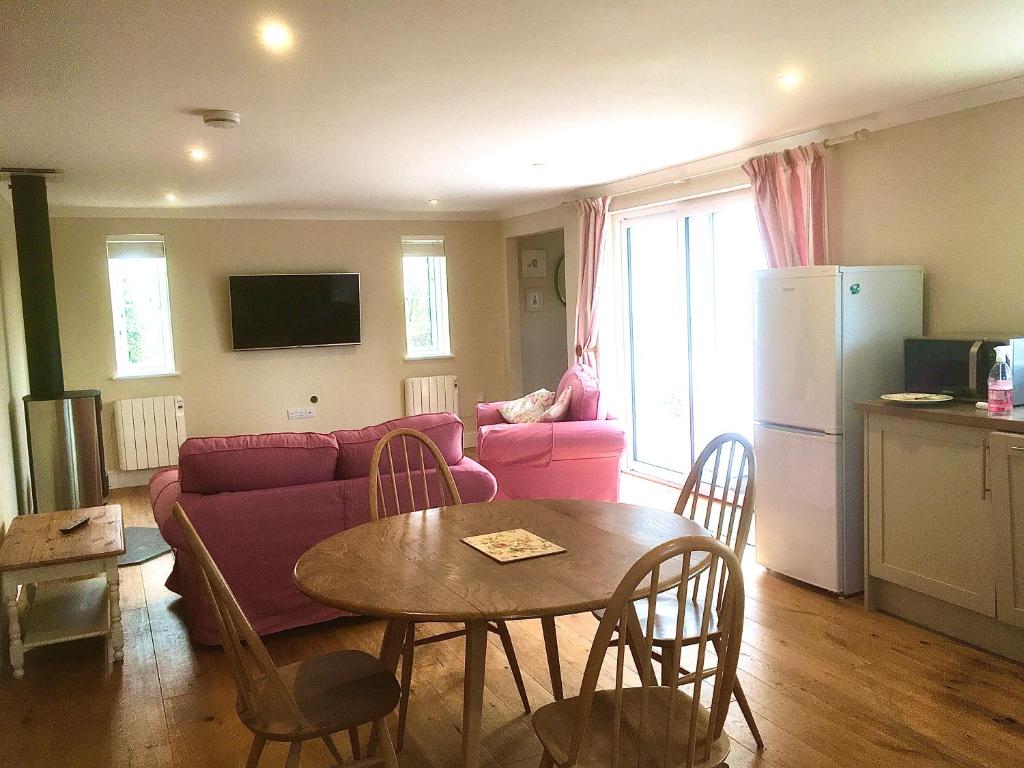 Treweens Bed & Breakfast - Tap to explore photos