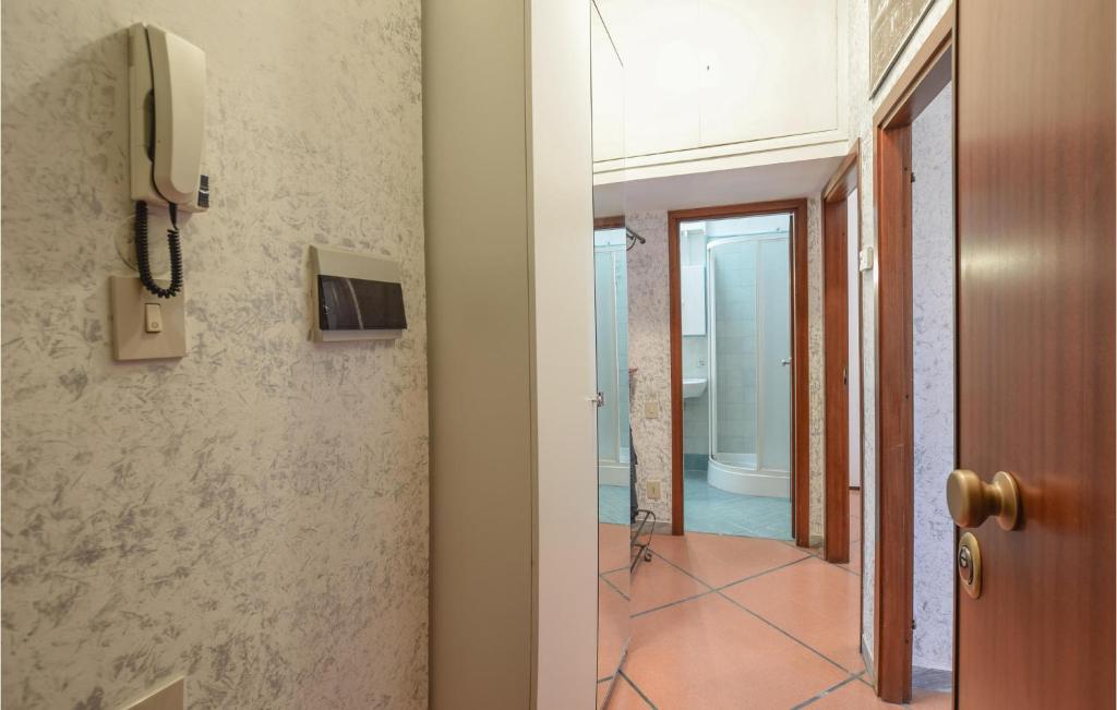Stunning Apartment In Rimini With Wifi And 1 Bedrooms photo 2