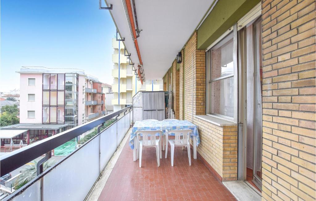 Stunning Apartment In Rimini With Wifi And 1 Bedrooms photo 3