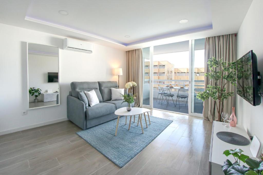 Amazing spacious 1 bedroom flat with Ocean view