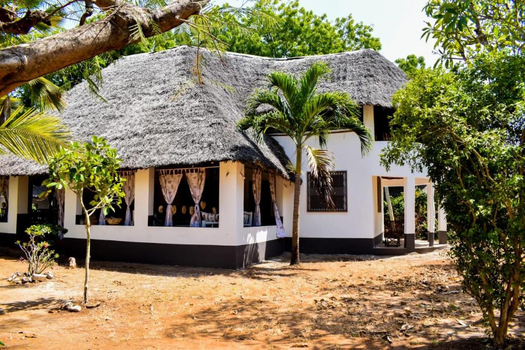 Double room in a villa photo 3