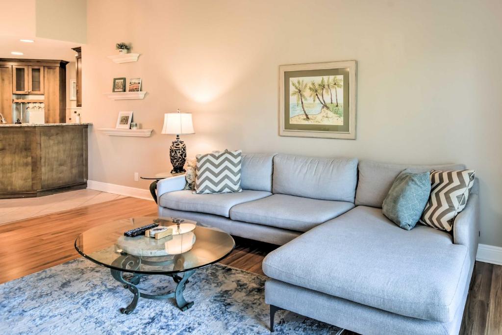 St Pete Condo with Private Lanai and Community Pool! photo 1