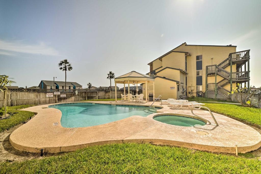 Bright and Breezy Condo, 2 Mi to Whitecap Beach! photo 1
