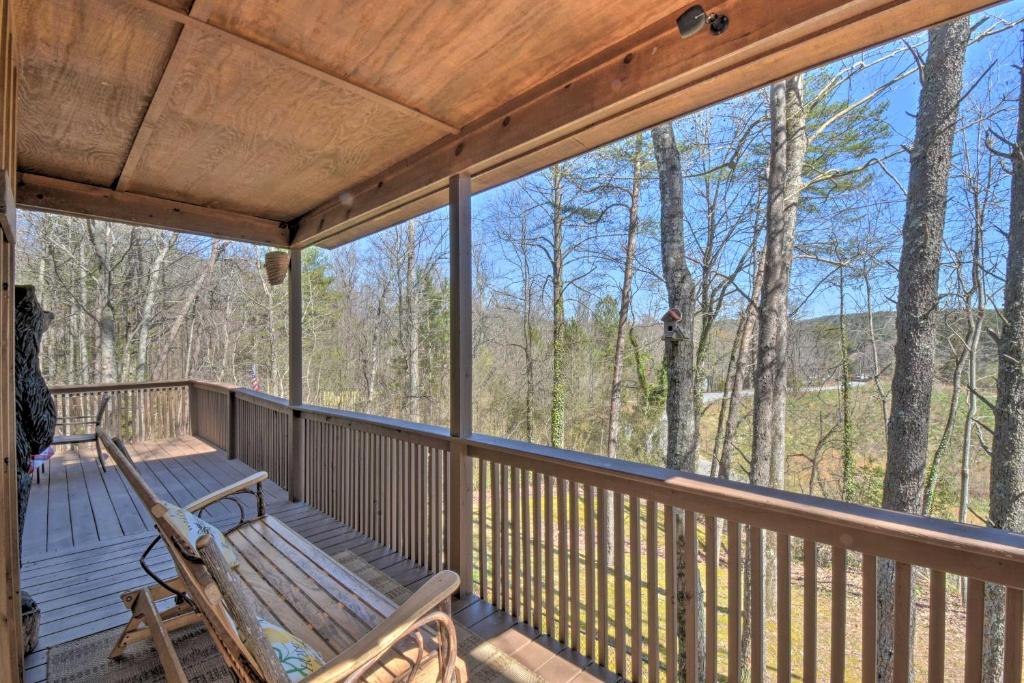 Helen Cabin with Deck and Hot Tub Less Than half Mi to Main St photo 1
