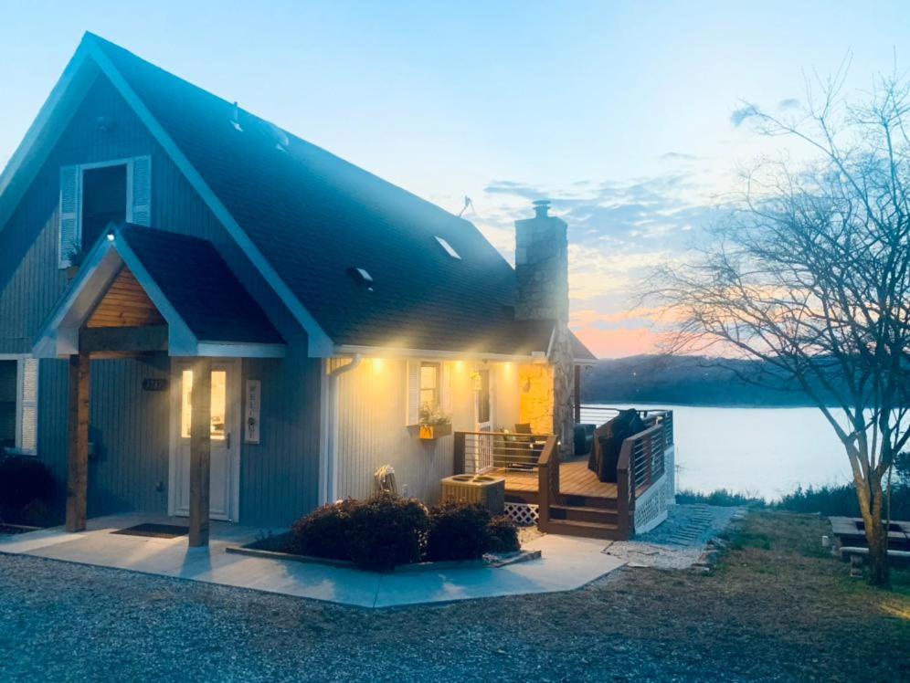 Blue Moon Cottage image