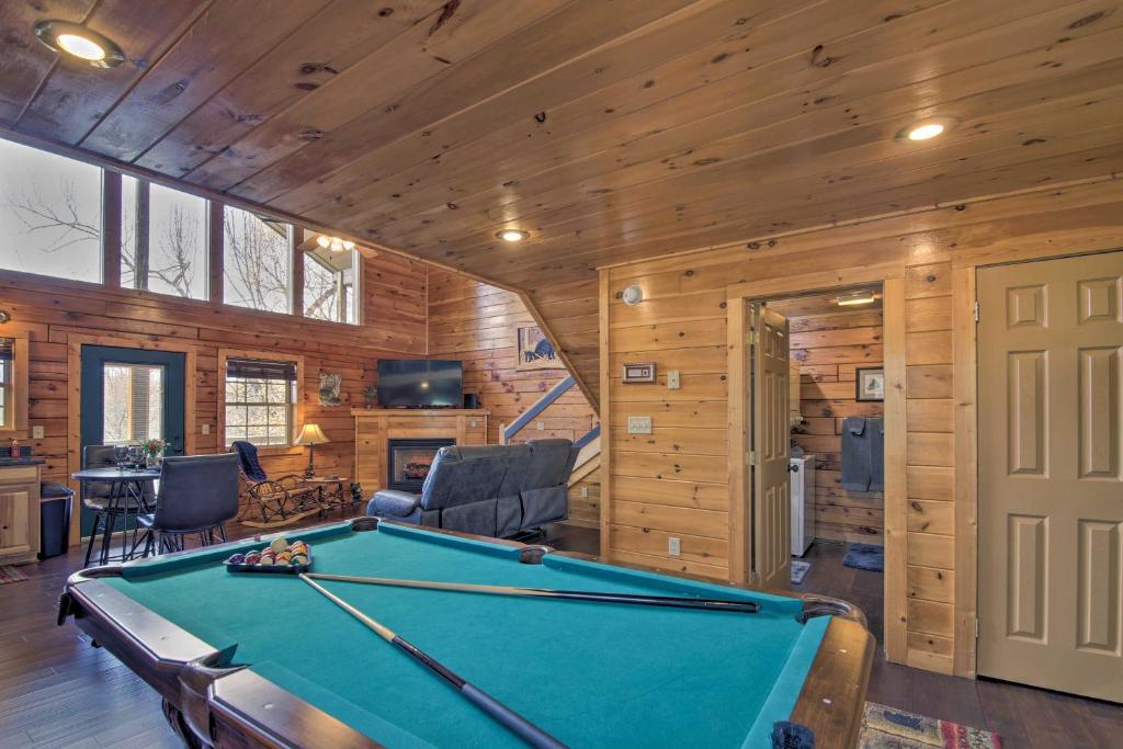 Gatlinburg Cabin with Pool Table and Hot Tub! photo 2